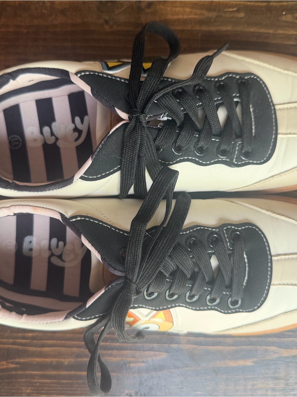 Men’s Lace-Up Sneakers in Cream and Black with Bluey Accent